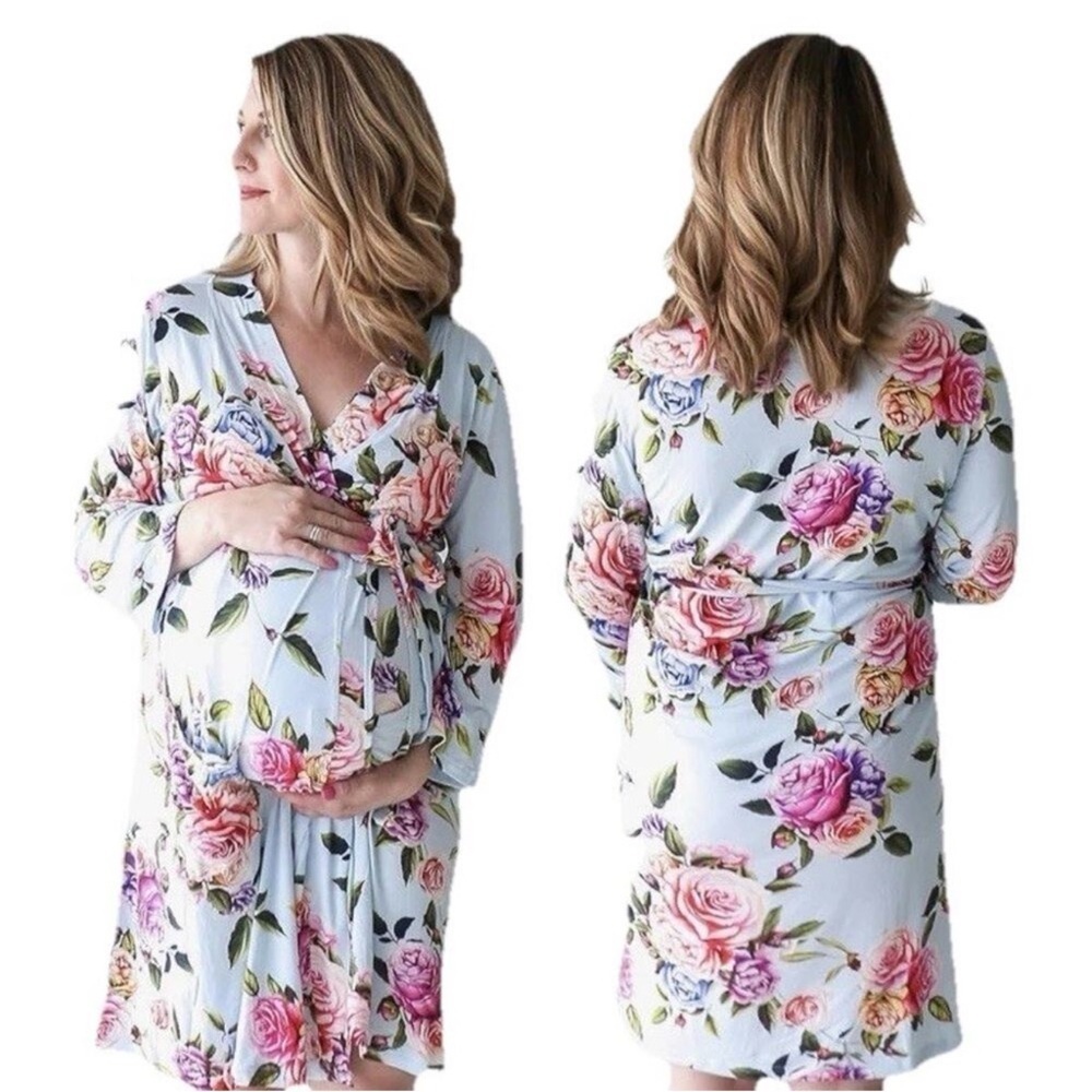 Posh Peanut Maternity Robe in Country Rose Light Blue Florals Size Small